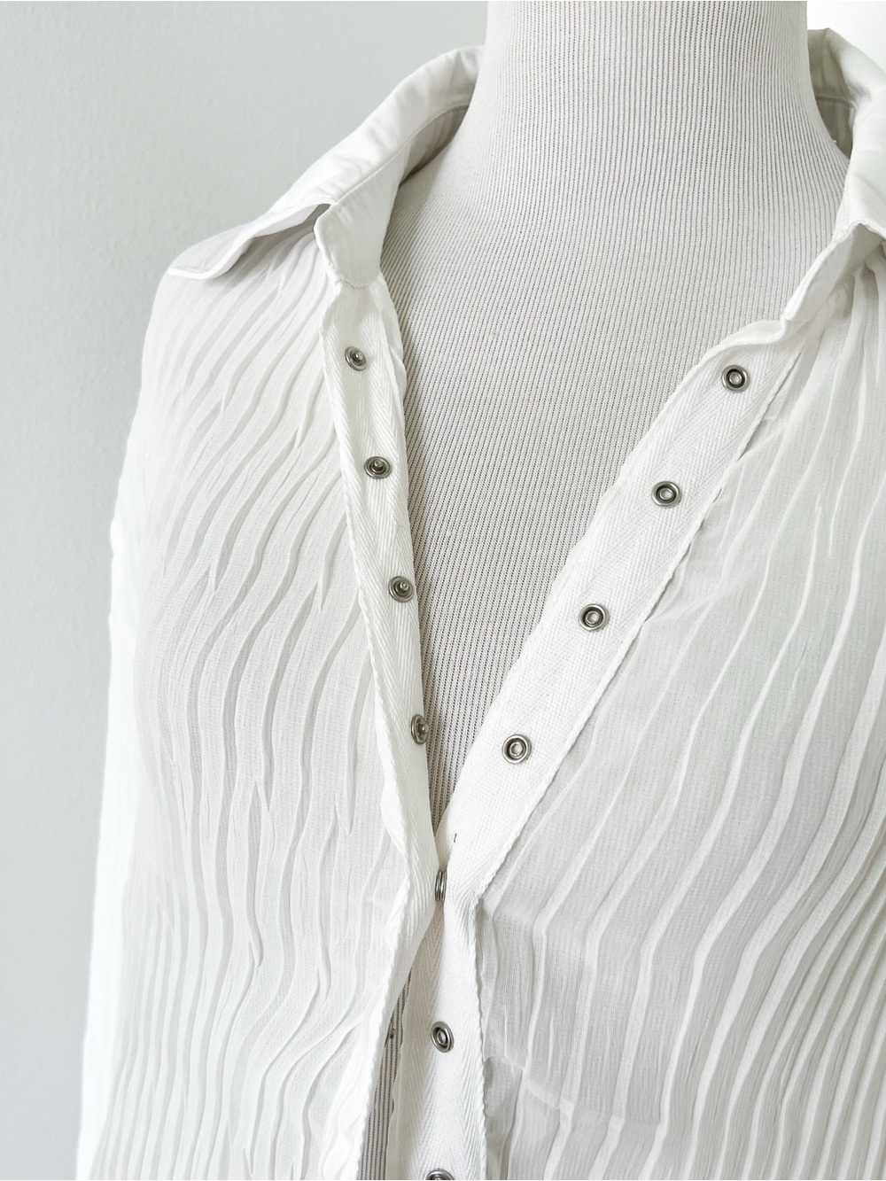 Semi Sheer White Pleated Button-Front Shirt with Snap Details - Small - Picture 2 of 5